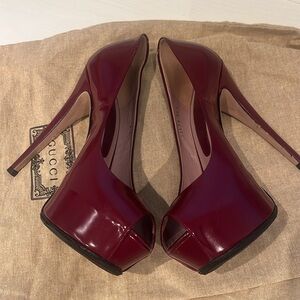 Gucci Regent Peep Toe Heels in Berry( wine)  / w dust bags !